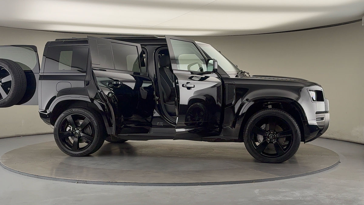 Used Land Rover Defender 110 2025 for sale - 76163824: Photo 55