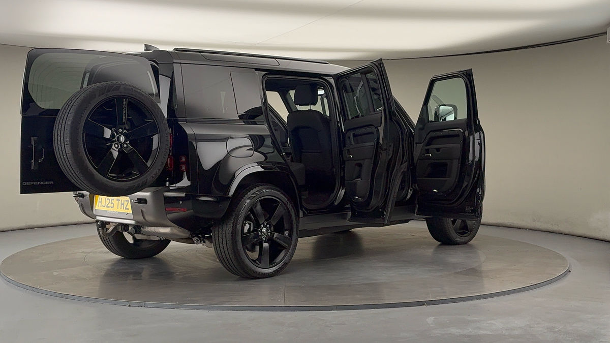 Used Land Rover Defender 110 2025 for sale - 76163824: Photo 58