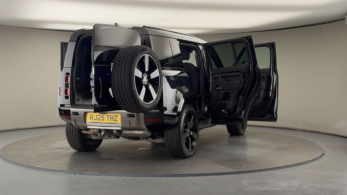 Used Land Rover Defender 110 2025 for sale - 76163824: Photo 59