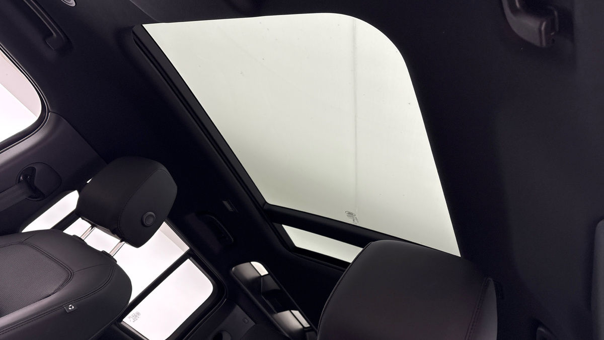 Used Land Rover Defender 110 2025 for sale - 76163824: Photo 6