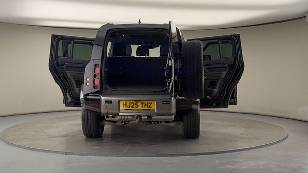 Used Land Rover Defender 110 2025 for sale - 76163824: Photo 60