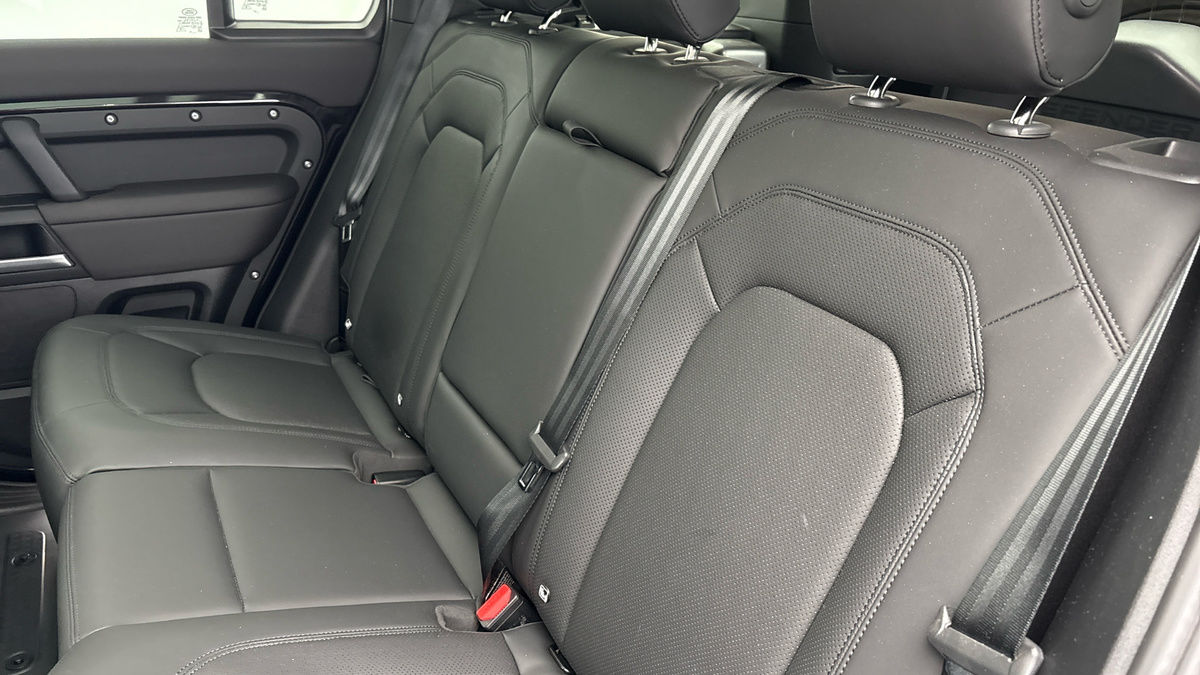 Used Land Rover Defender 110 2025 for sale - 76163824: Photo 8