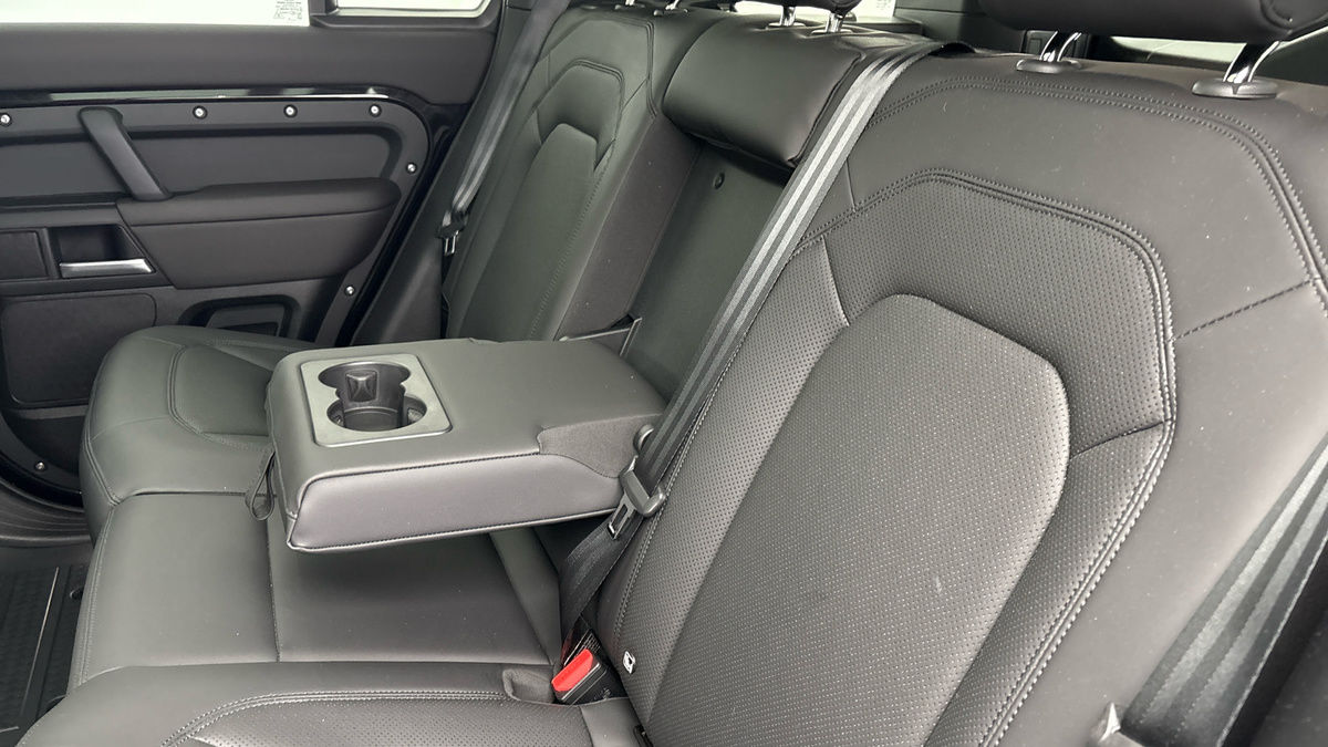 Used Land Rover Defender 110 2025 for sale - 76163824: Photo 9