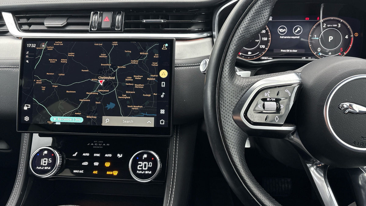 Used Jaguar F-Pace 2021 for sale - 76357242: Photo 13