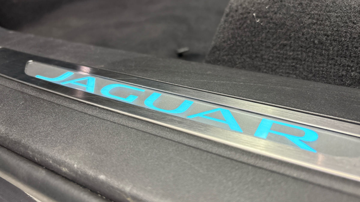 Used Jaguar F-Pace 2021 for sale - 76357242: Photo 6