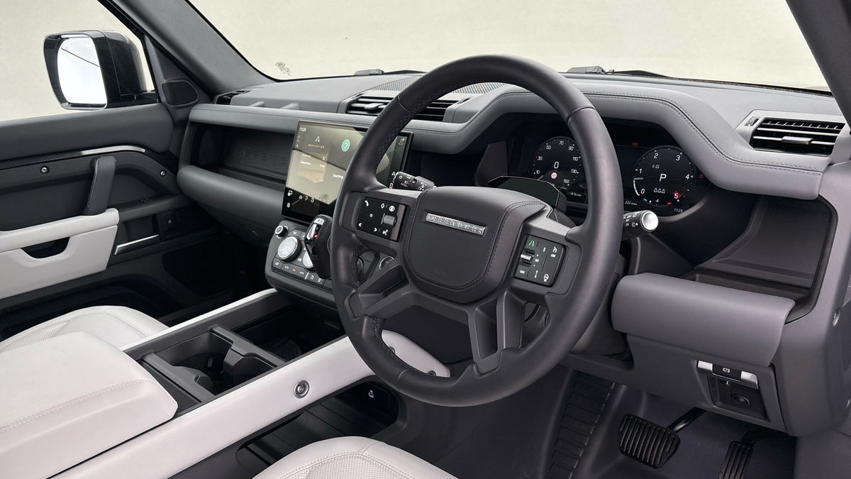 Used Land Rover Defender 110 2025 for sale - 77521772: Photo 5