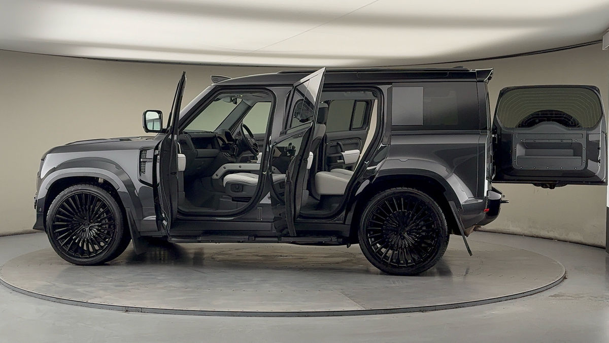 Used Land Rover Defender 110 2025 for sale - 77521772: Photo 50