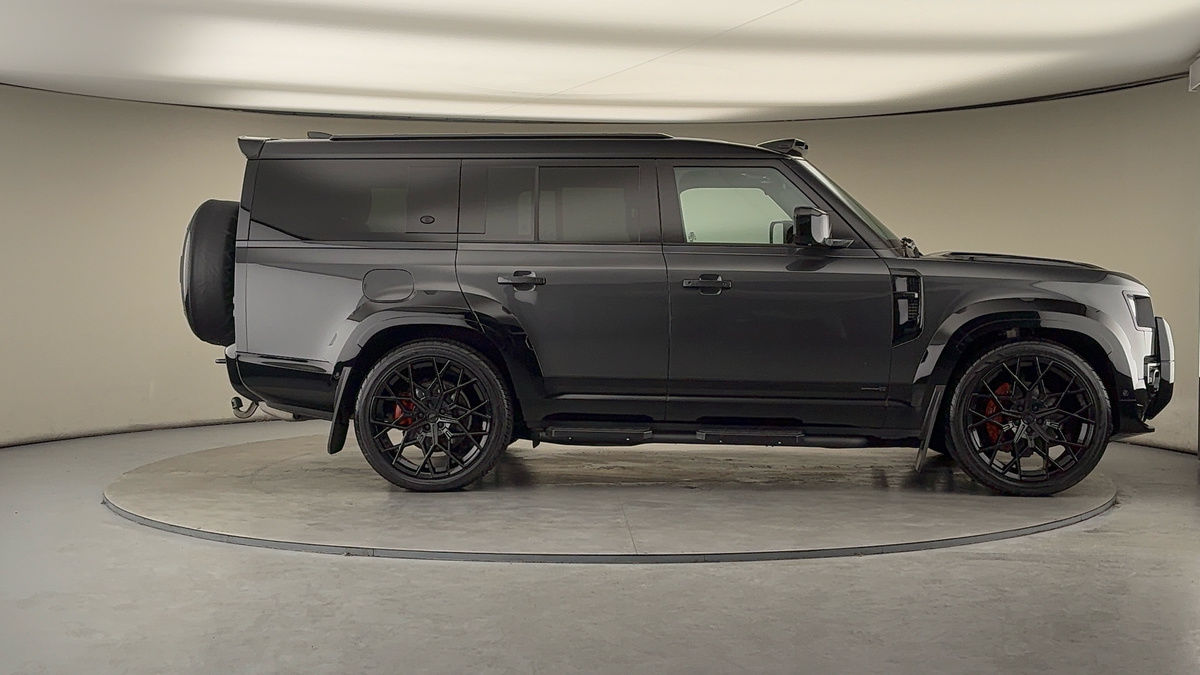 Used Land Rover Defender 130 2023 for sale - 77236960: Photo 16