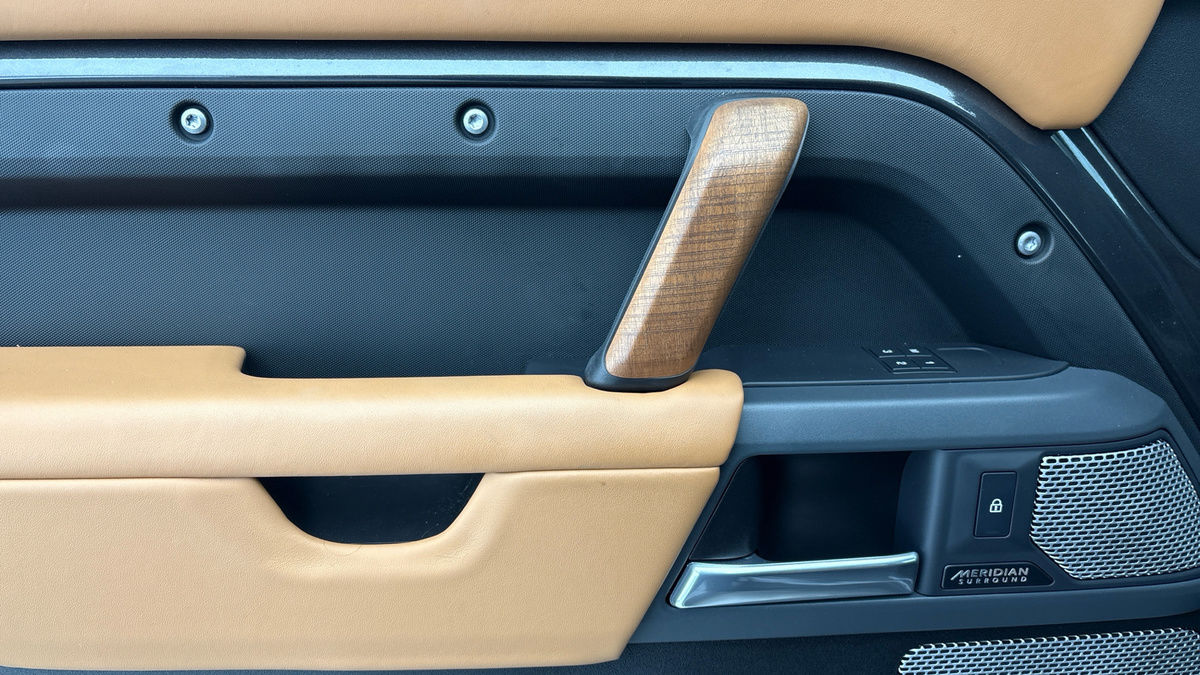 Used Land Rover Defender 130 2023 for sale - 77236960: Photo 19