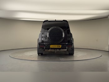 Used Land Rover Defender 130 2023 for sale - 77236960: Photo