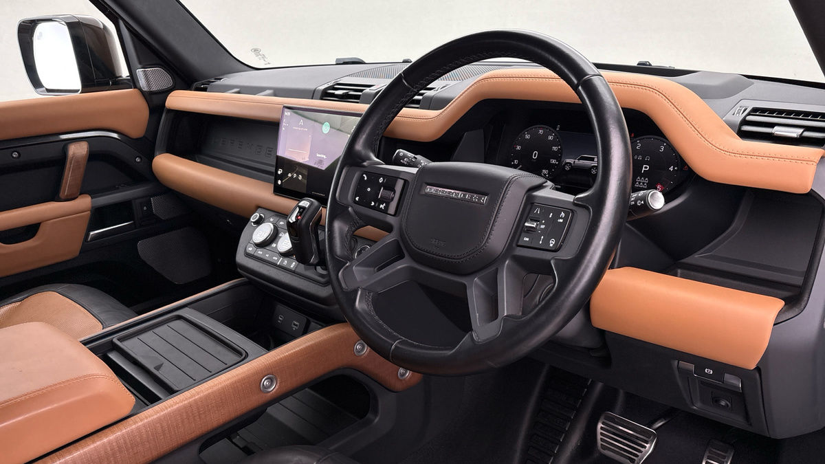 Used Land Rover Defender 130 2023 for sale - 77236960: Photo 5