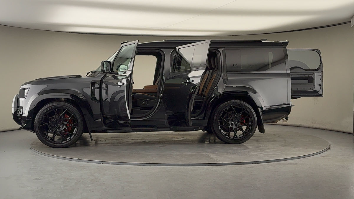 Used Land Rover Defender 130 2023 for sale - 77236960: Photo 52