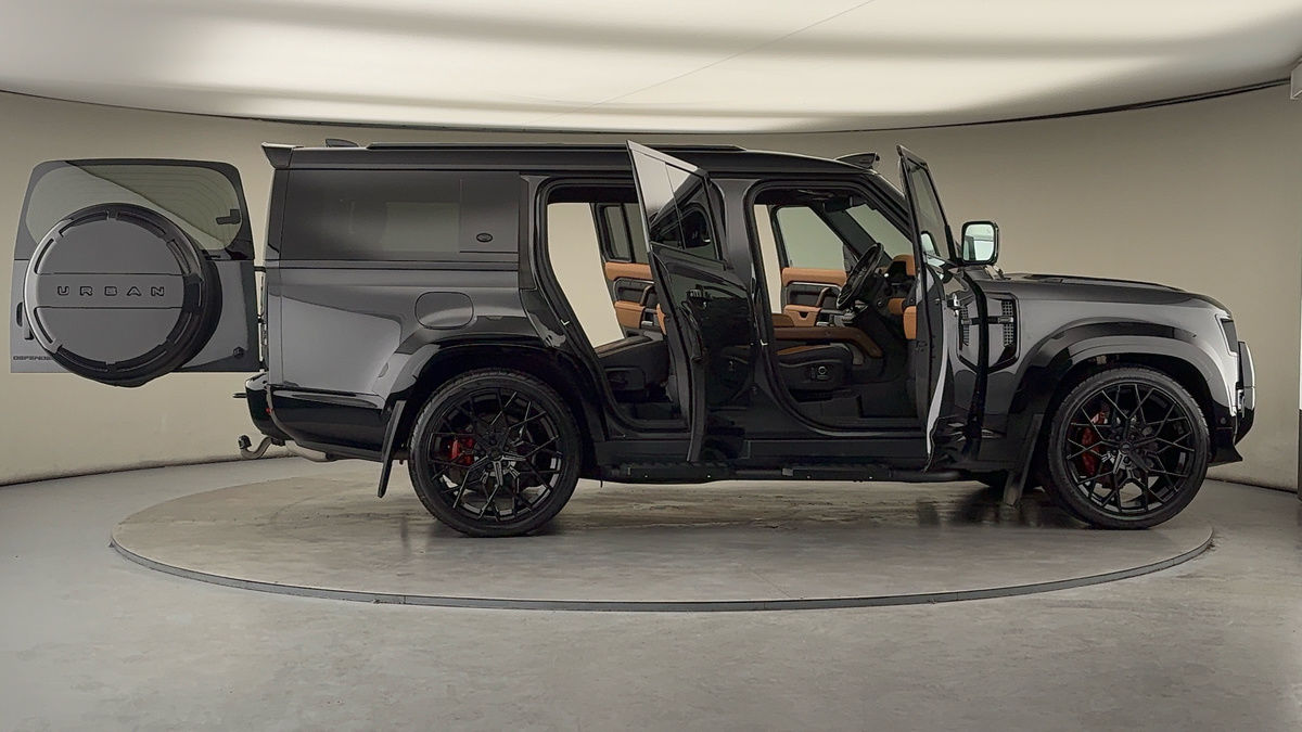 Used Land Rover Defender 130 2023 for sale - 77236960: Photo 61