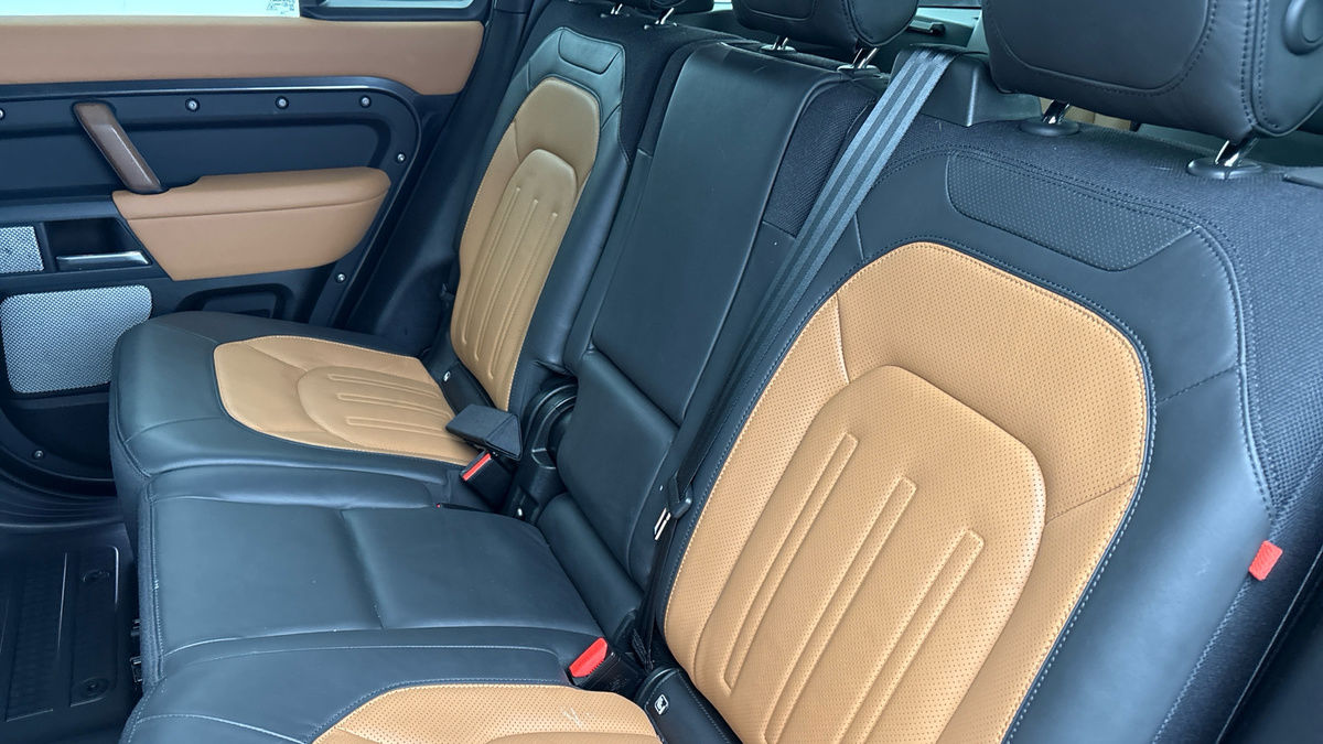 Used Land Rover Defender 130 2023 for sale - 77236960: Photo 8