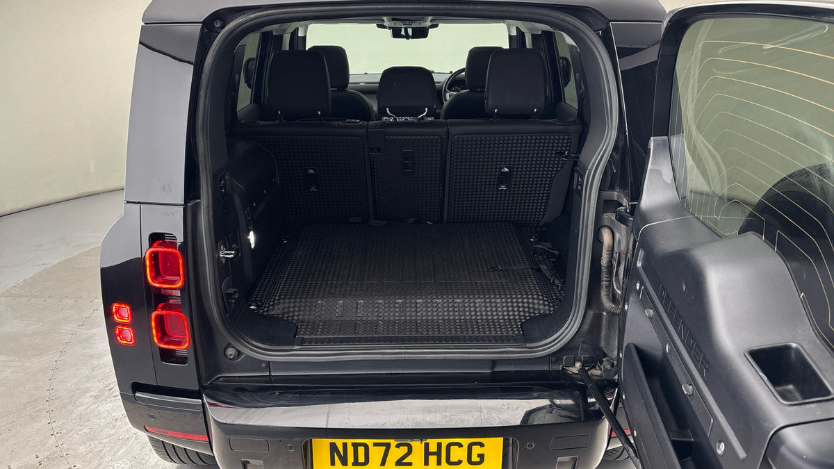 Used Land Rover Defender 2022 for sale - 77370418: Photo 11