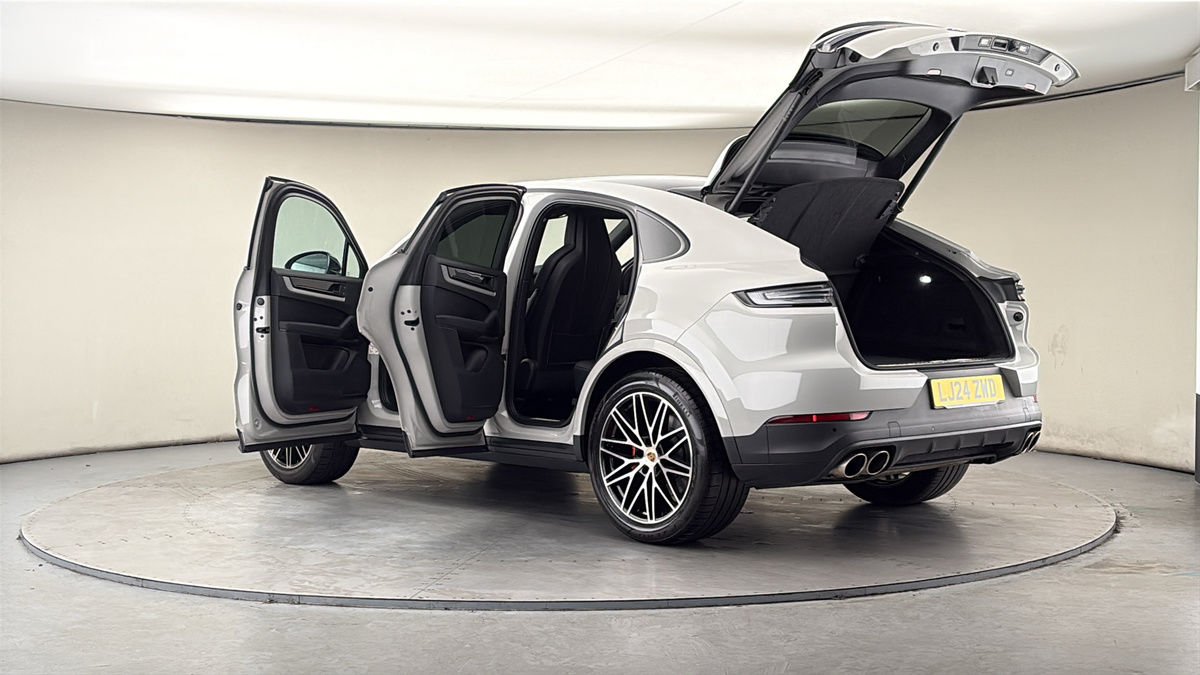 Used Porsche Cayenne 2024 for sale - 78004127: Photo 44