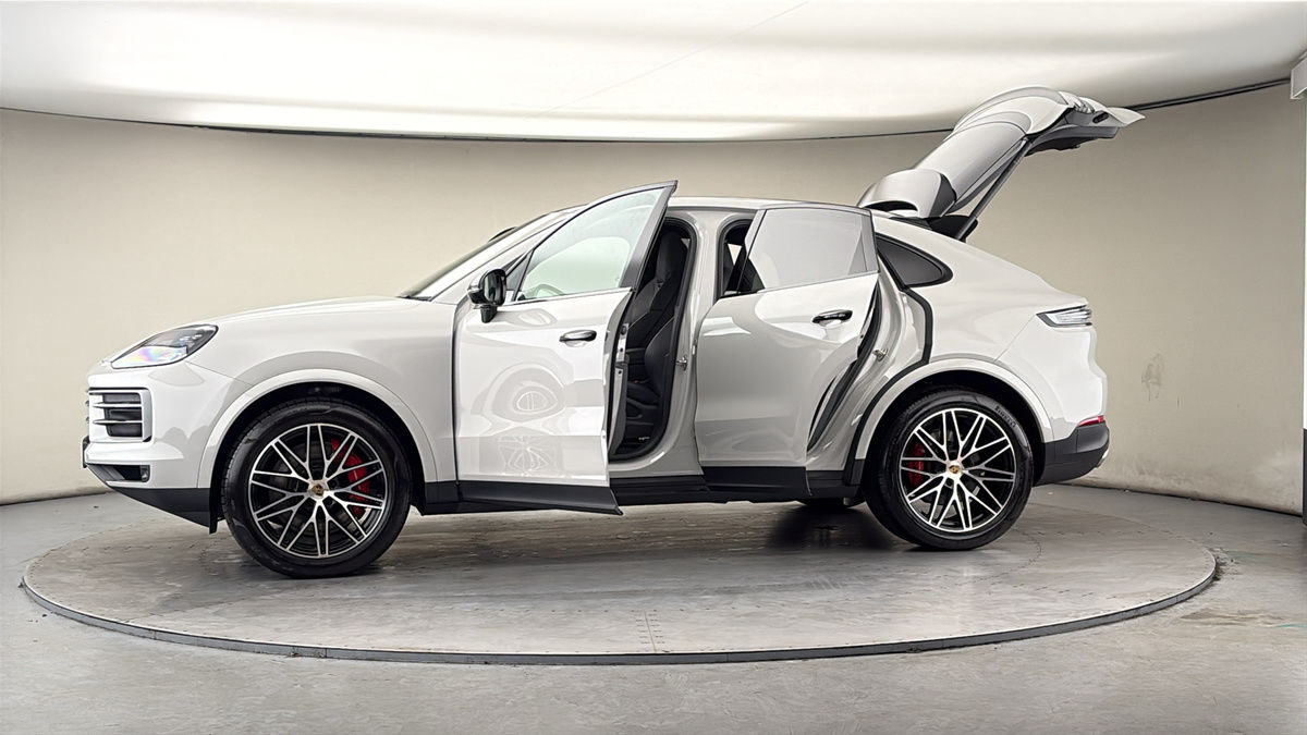 Used Porsche Cayenne 2024 for sale - 78004127: Photo 48