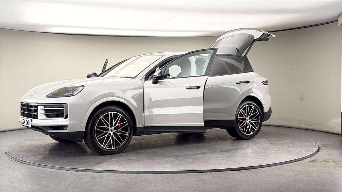 Used Porsche Cayenne 2024 for sale - 78004127: Photo 49