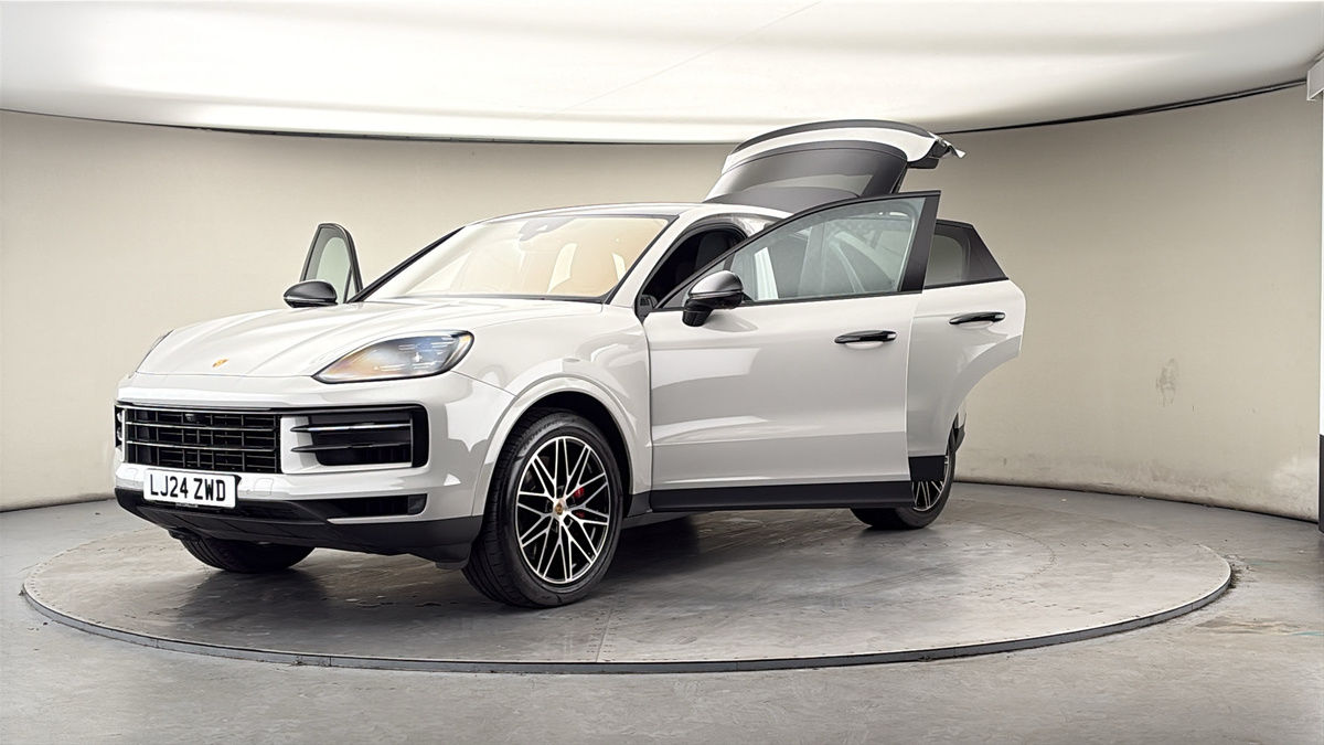 Used Porsche Cayenne 2024 for sale - 78004127: Photo 50