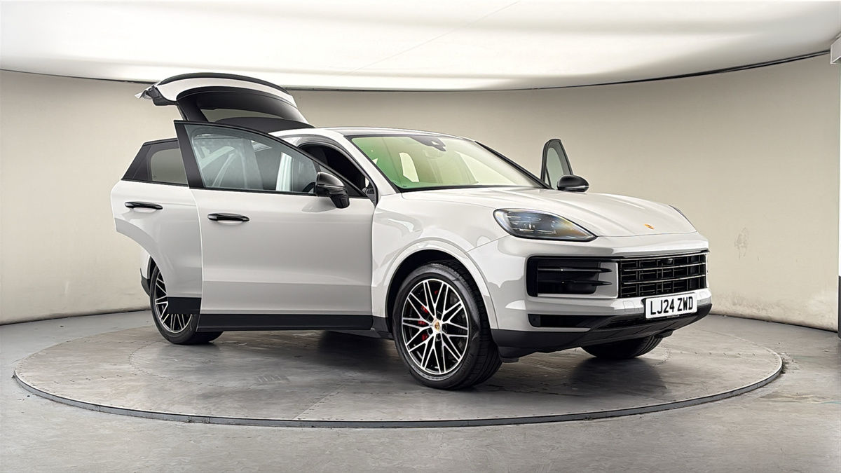 Used Porsche Cayenne 2024 for sale - 78004127: Photo 54