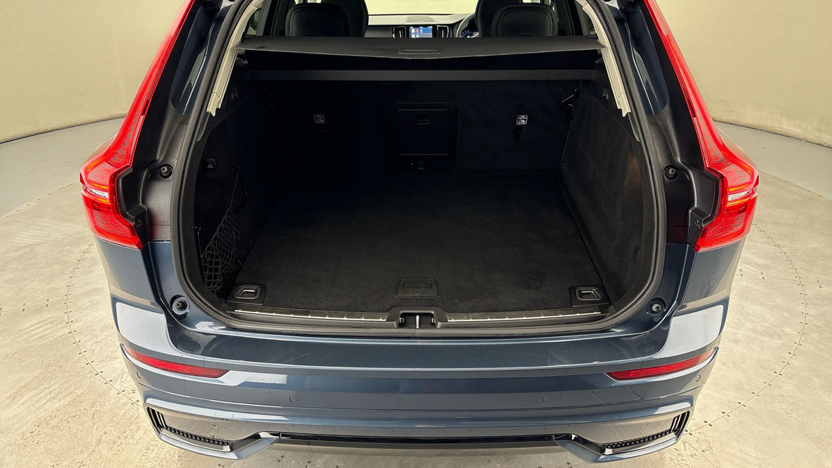 Used Volvo XC60 2023 for sale - 77655930: Photo 11