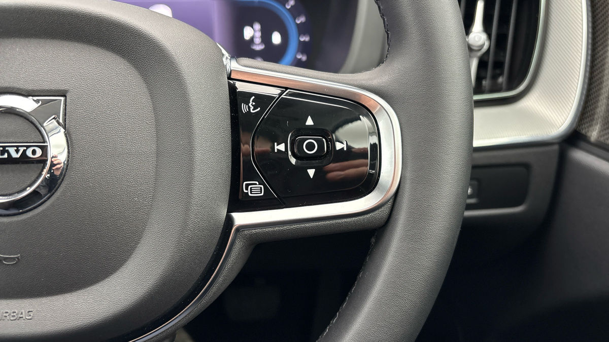 Used Volvo XC60 2023 for sale - 77655930: Photo 14