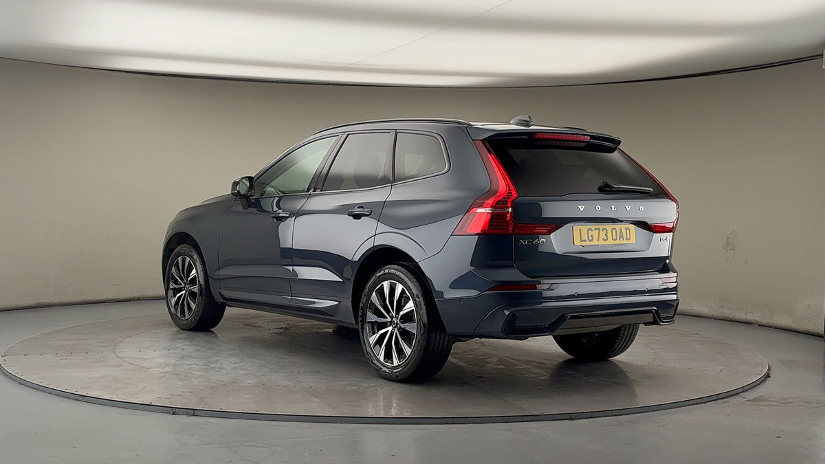 Used Volvo XC60 2023 for sale - 77655930: Photo 2