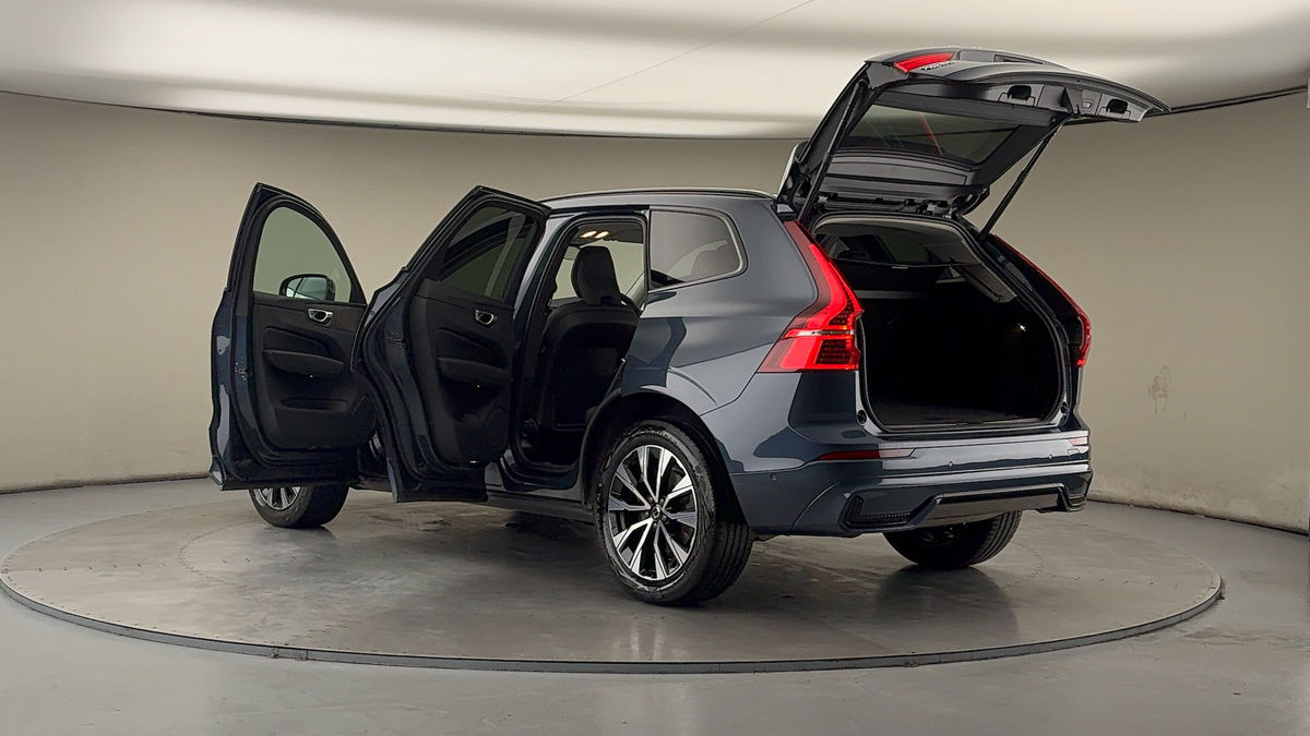 Used Volvo XC60 2023 for sale - 77655930: Photo 46