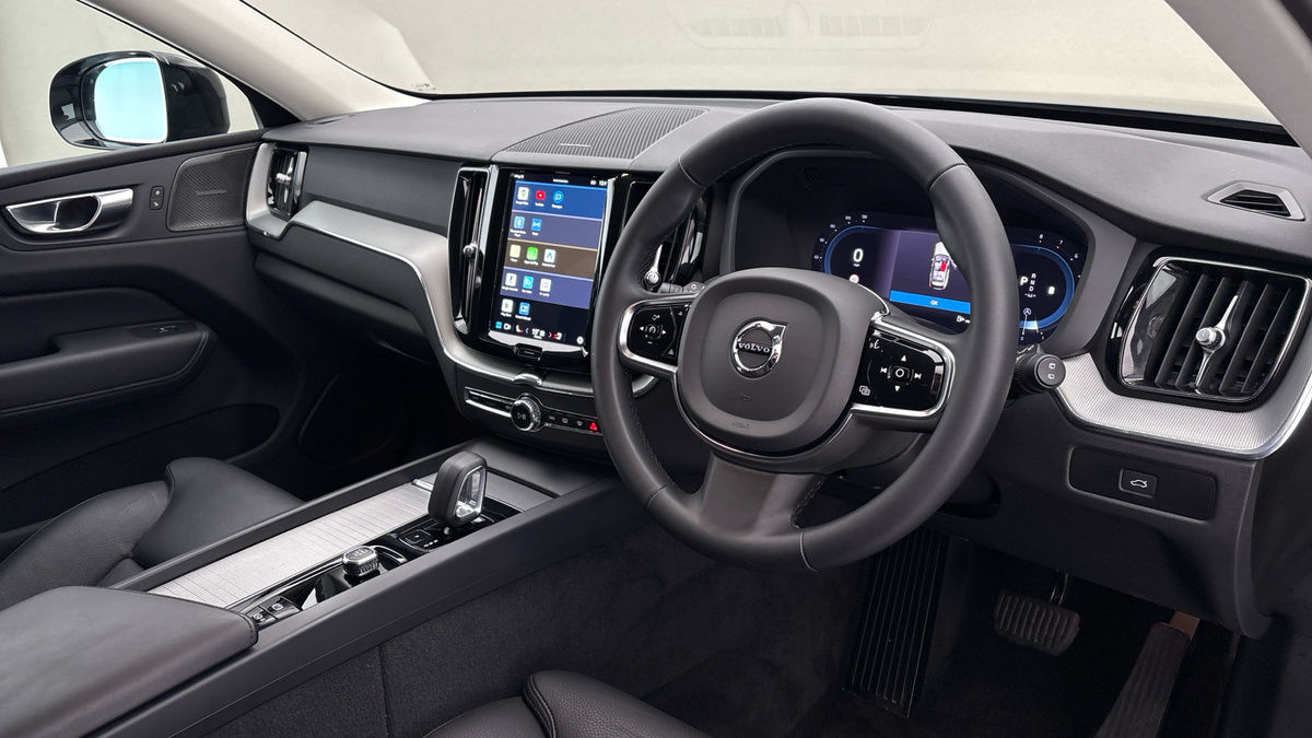 Used Volvo XC60 2023 for sale - 77655930: Photo 5