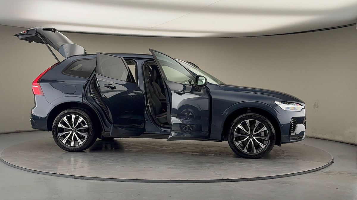 Used Volvo XC60 2023 for sale - 77655930: Photo 57