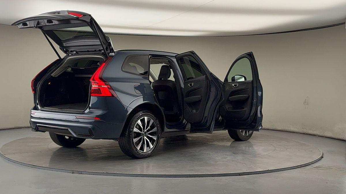 Used Volvo XC60 2023 for sale - 77655930: Photo 60