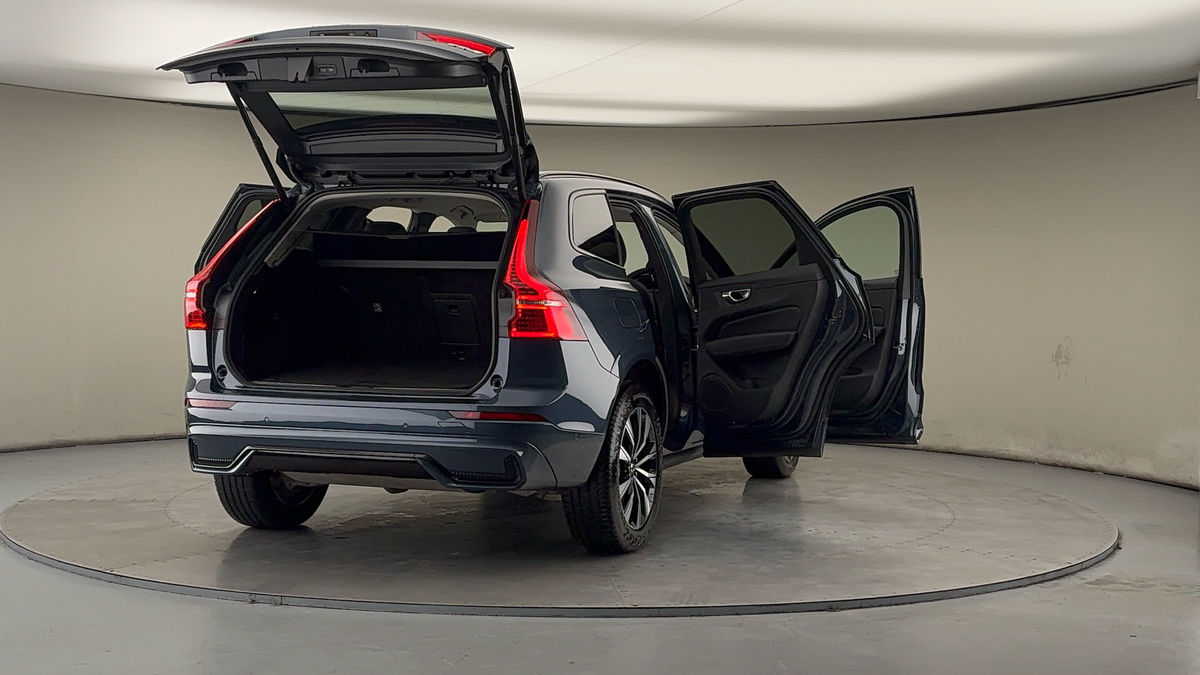 Used Volvo XC60 2023 for sale - 77655930: Photo 61