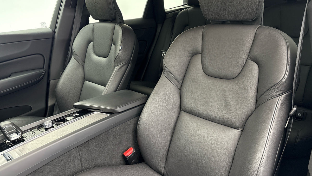 Used Volvo XC60 2023 for sale - 77655930: Photo 7