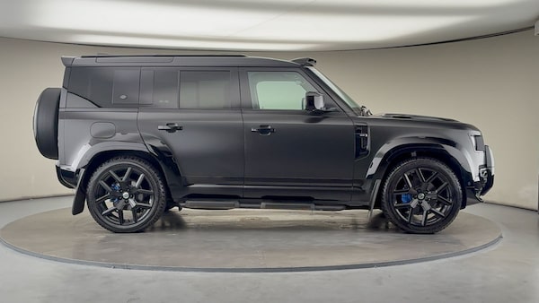 Used Land Rover Defender 110 2022 for sale - 75503891: Photo 16