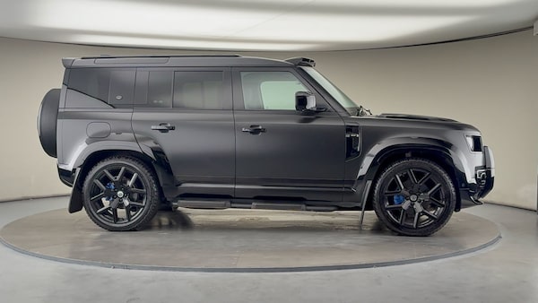 Used Land Rover Defender 110 2022 for sale - 75503891: Photo 43