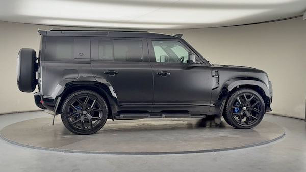Used Land Rover Defender 110 2022 for sale - 75503891: Photo 44