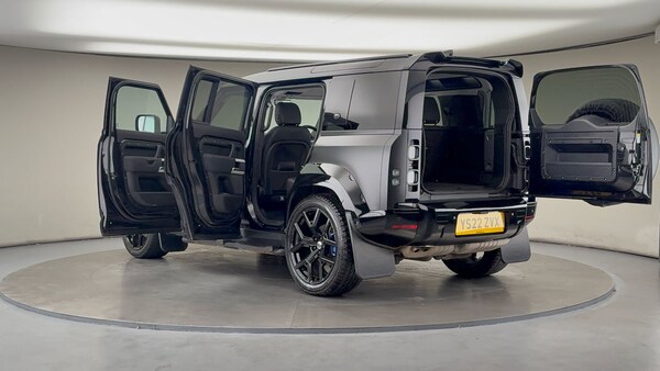 Used Land Rover Defender 110 2022 for sale - 75503891: Photo 50