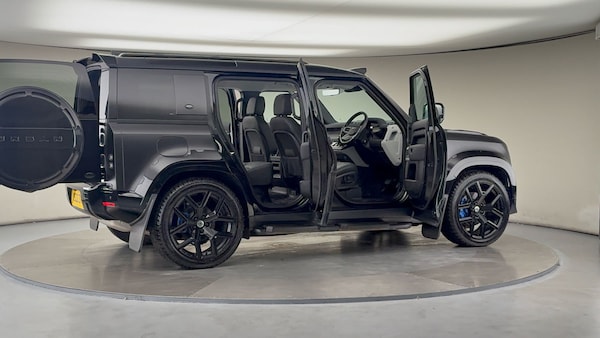 Used Land Rover Defender 110 2022 for sale - 75503891: Photo 64