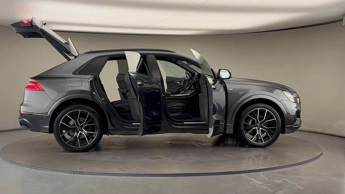 Used Audi Q8 2023 for sale - 76368754: Photo 57