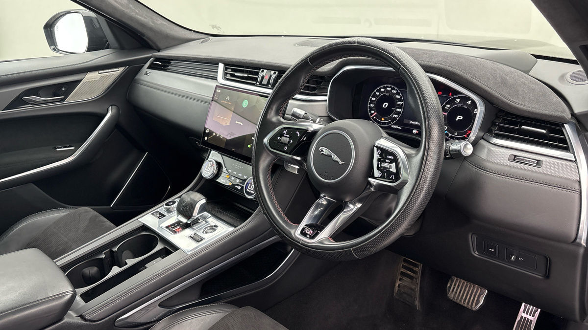 Used Jaguar F-Pace 2021 for sale - 76292331: Photo 5