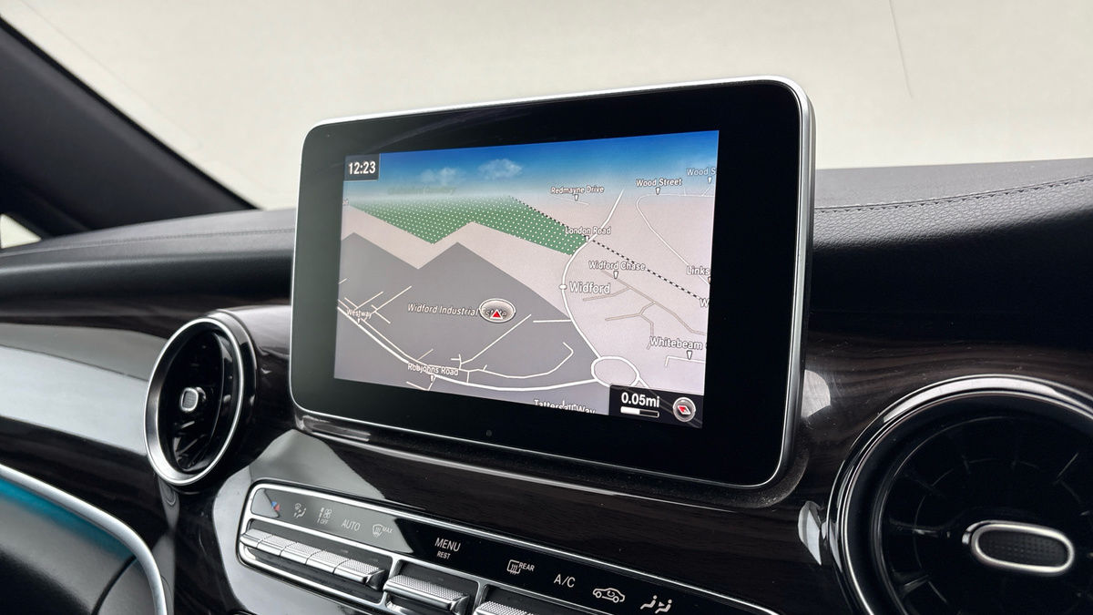 Used Mercedes-Benz V-Class 2019 for sale - 77643440: Photo 17