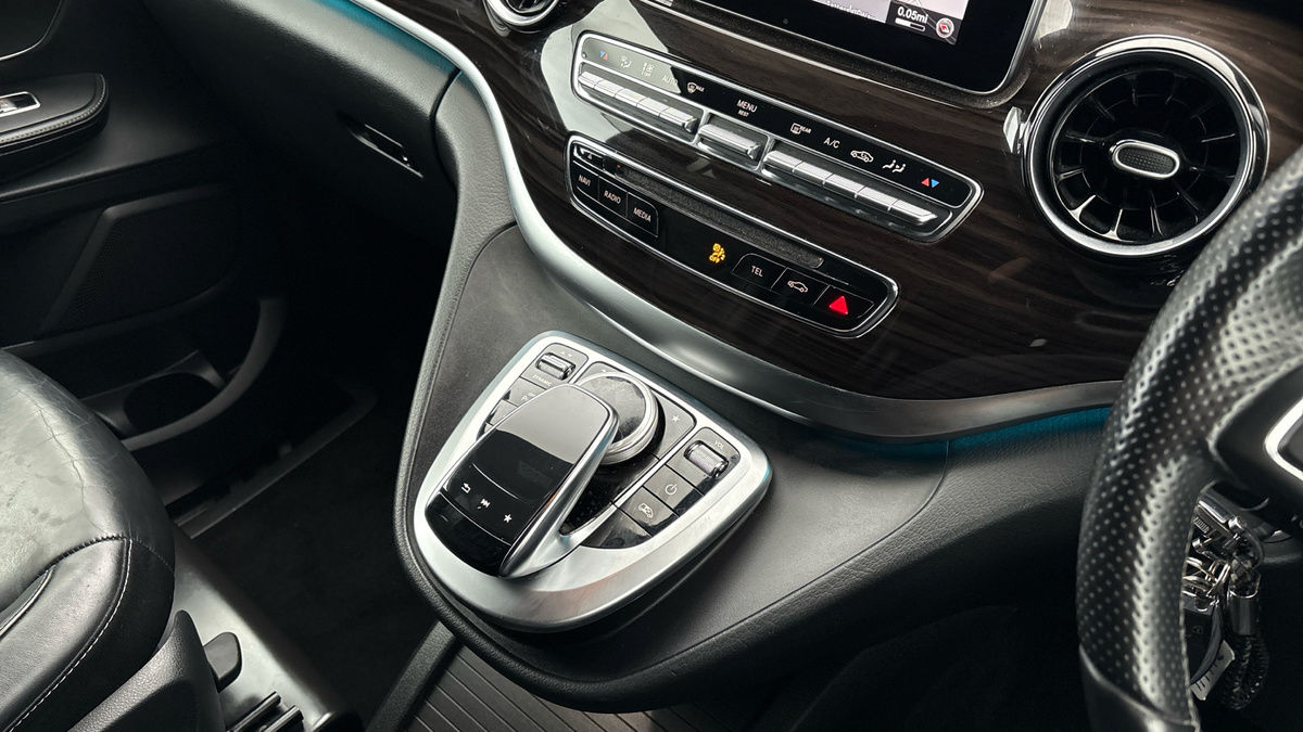 Used Mercedes-Benz V-Class 2019 for sale - 77643440: Photo 18