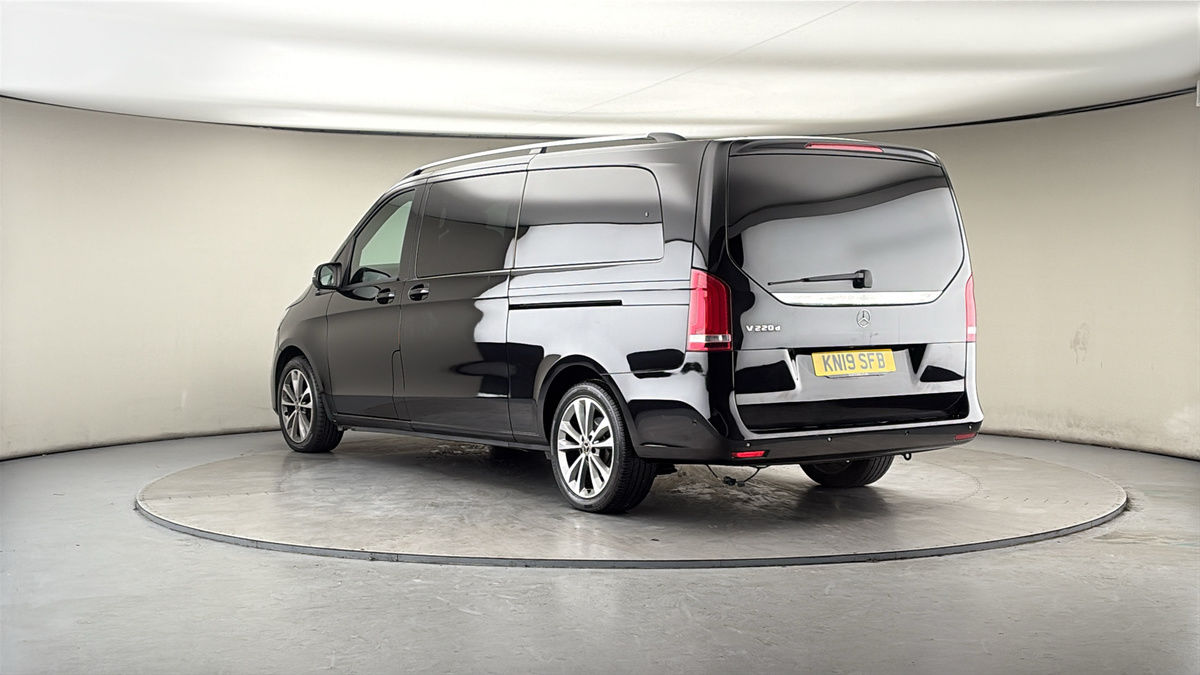 Used Mercedes-Benz V-Class 2019 for sale - 77643440: Photo 2