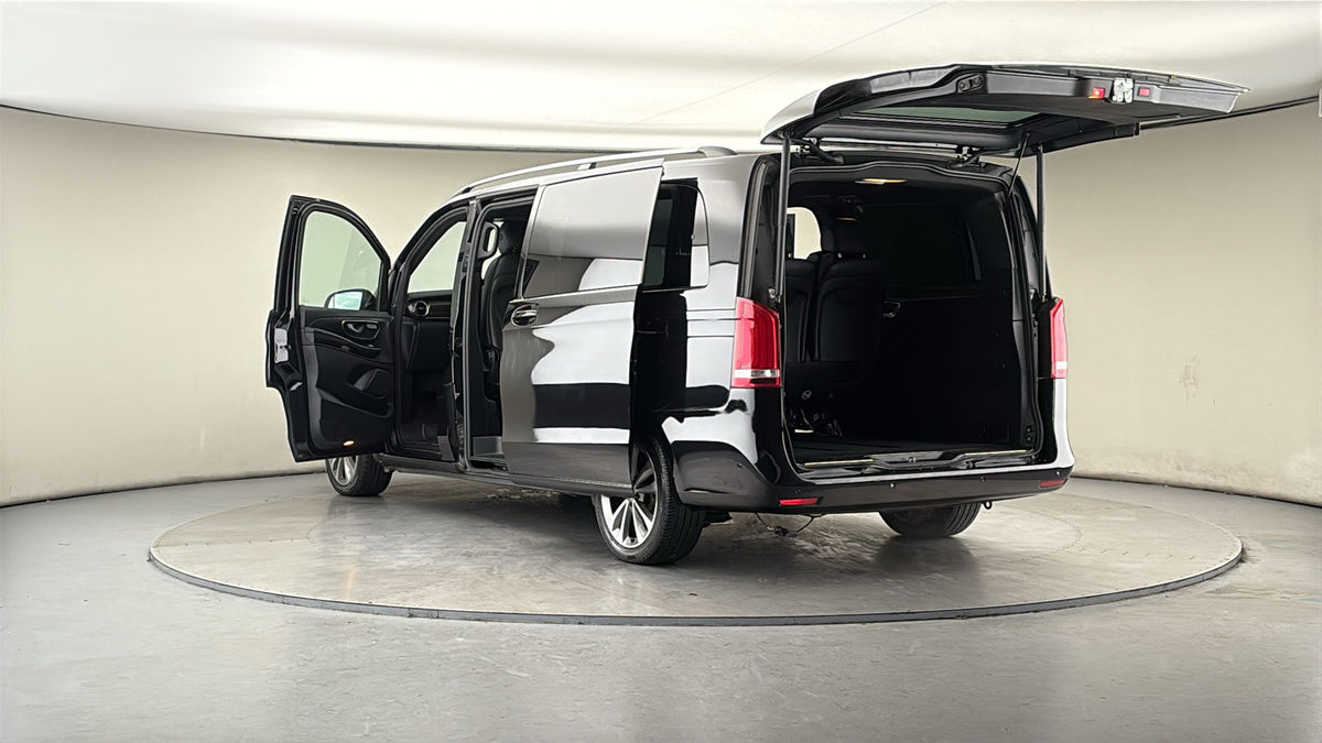 Used Mercedes-Benz V-Class 2019 for sale - 77643440: Photo 23