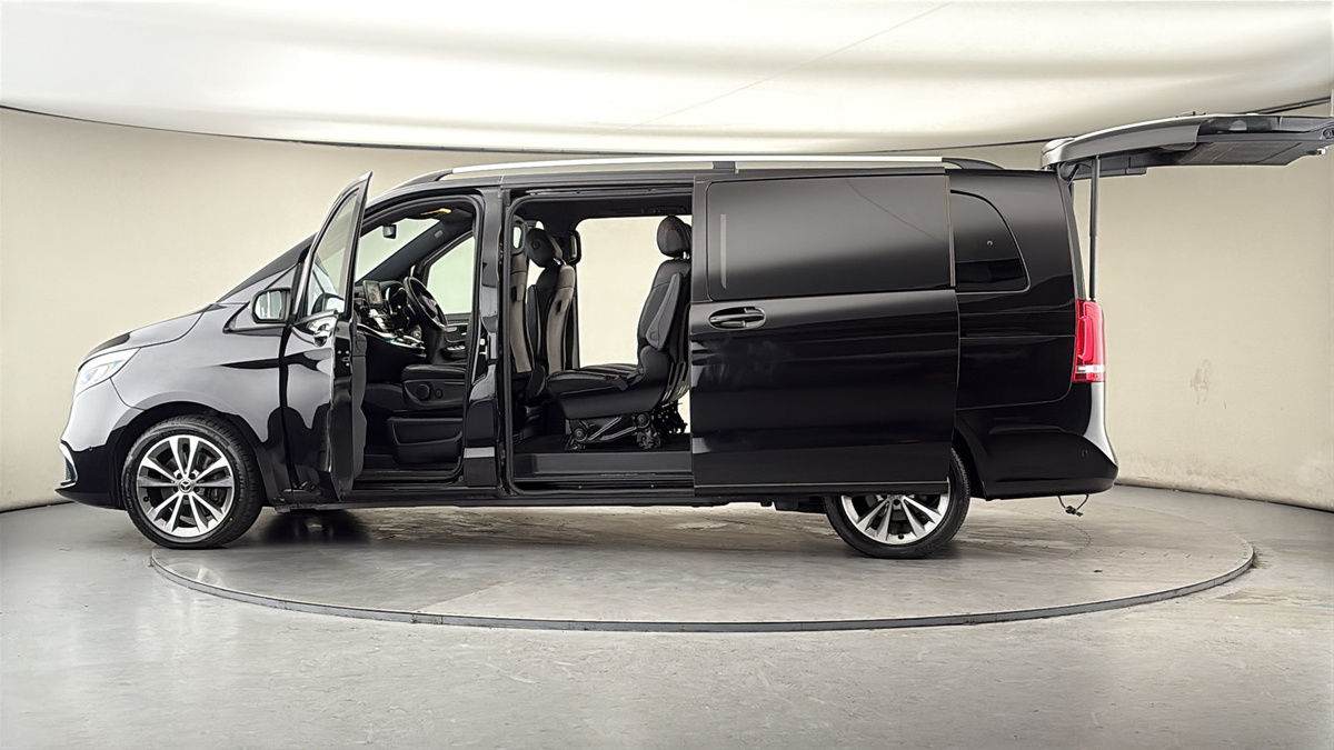 Used Mercedes-Benz V-Class 2019 for sale - 77643440: Photo 46