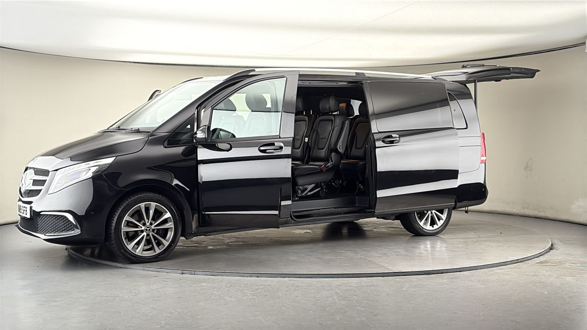 Used Mercedes-Benz V-Class 2019 for sale - 77643440: Photo 48