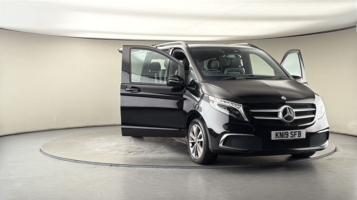 Used Mercedes-Benz V-Class 2019 for sale - 77643440: Photo 52