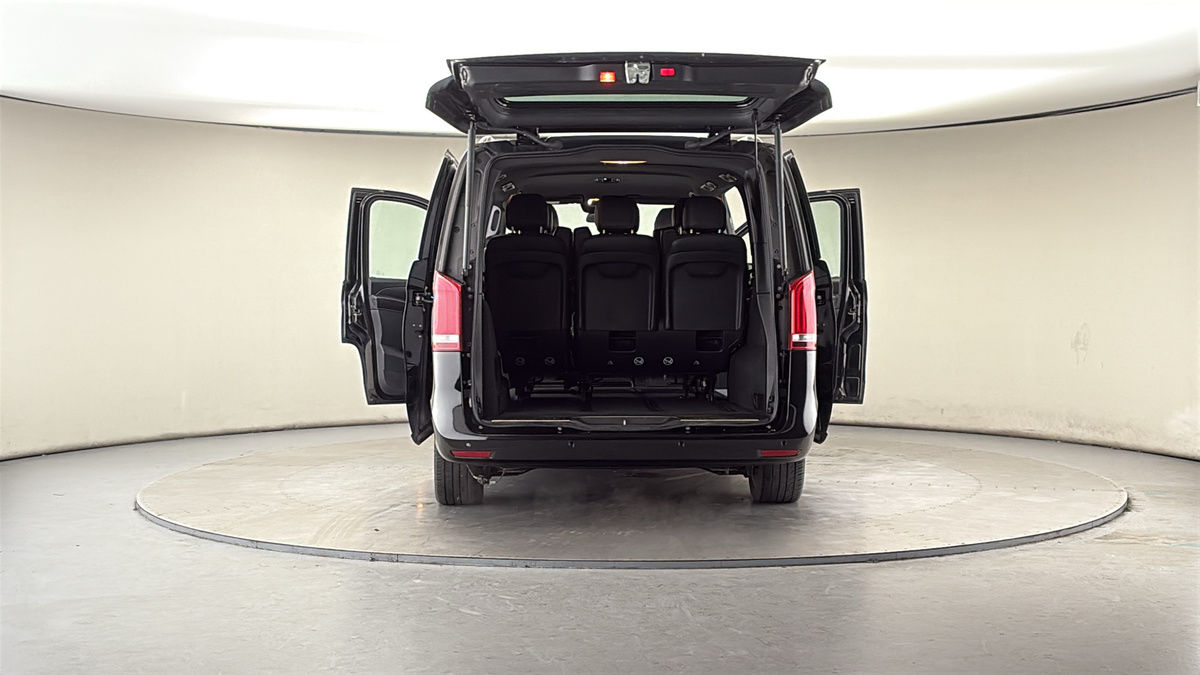 Used Mercedes-Benz V-Class 2019 for sale - 77643440: Photo 60