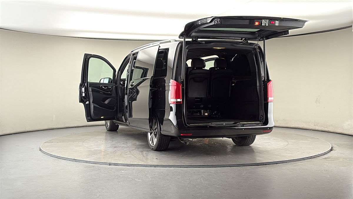 Used Mercedes-Benz V-Class 2019 for sale - 77643440: Photo 61