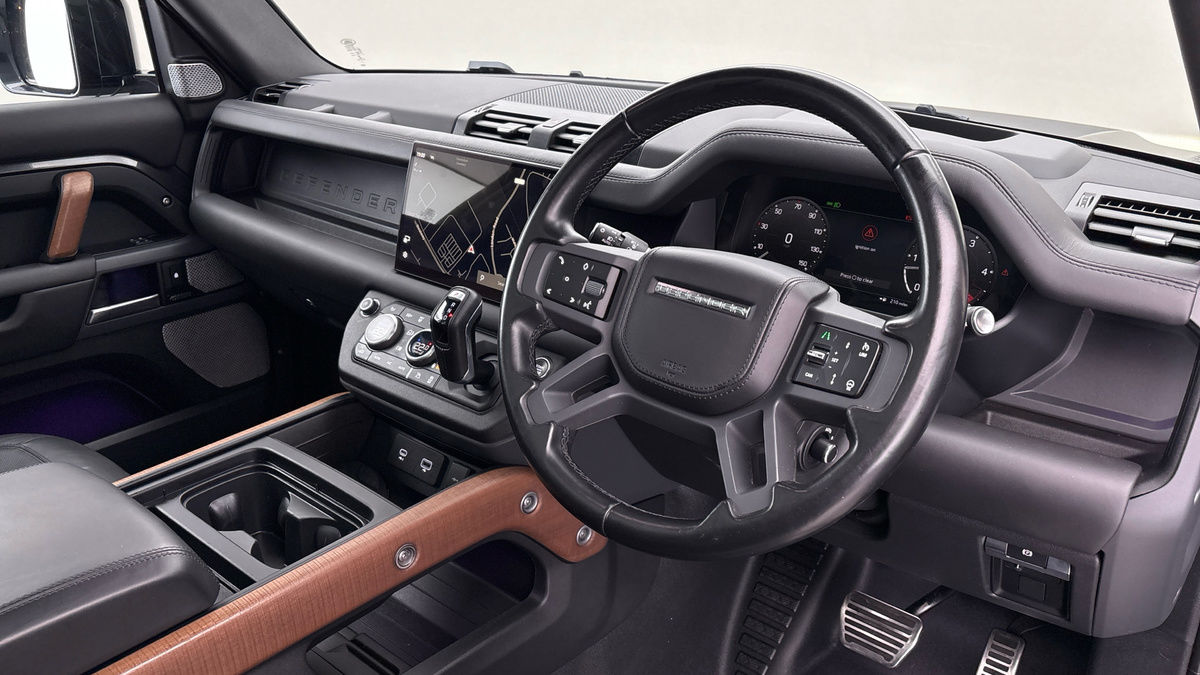 Used Land Rover Defender 2023 for sale - 78213233: Photo 5